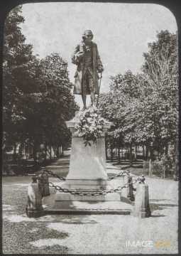 Statue de Voltaire (Ferney-Voltaire)